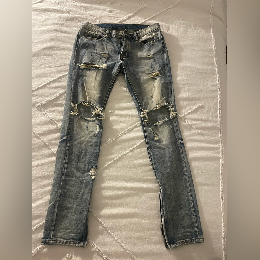 Distressed Jeans - Picture 2 of 5